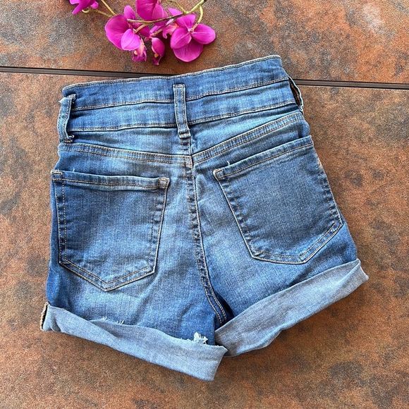 aero shorts - Picture 5 of 5